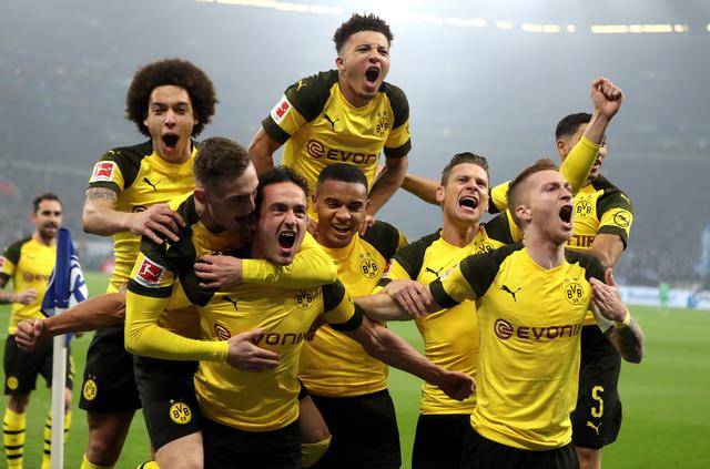 包含多特蒙德一线队备战周末联赛，期待三分全身而退的词条