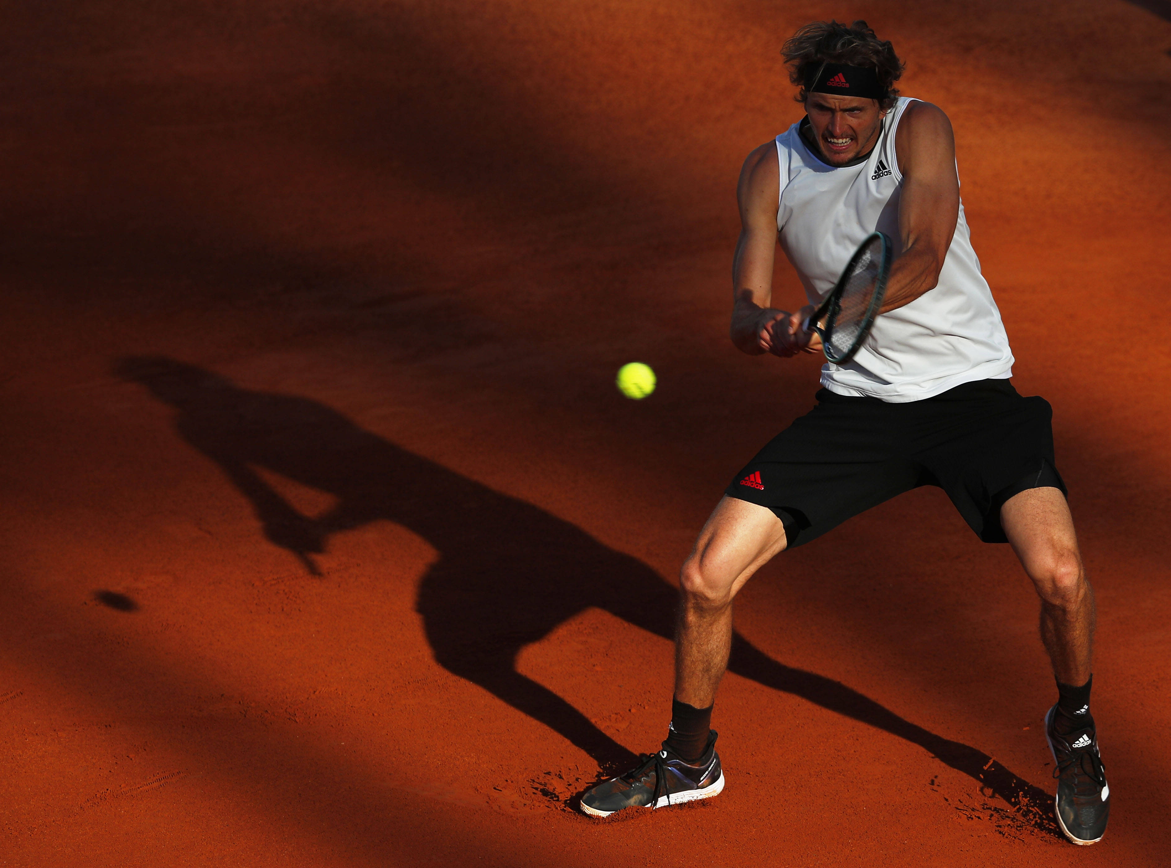 欧洲网球队轻取日本网球队,兹维列夫完成帽子戏法的简单介绍 欧洲网球队轻取日本网球队,兹维列夫完成帽子戏法的简单介绍