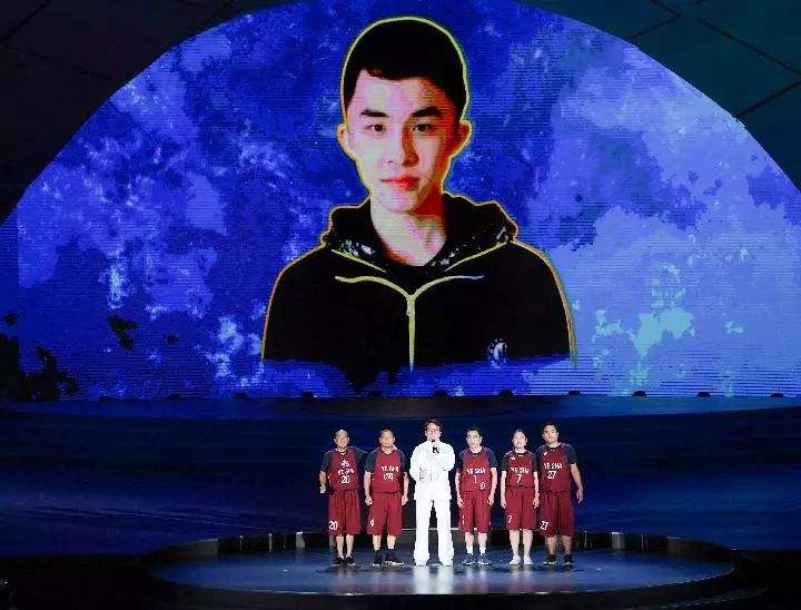 关于球队的精神永不熄灭，留下胜利的足迹的信息