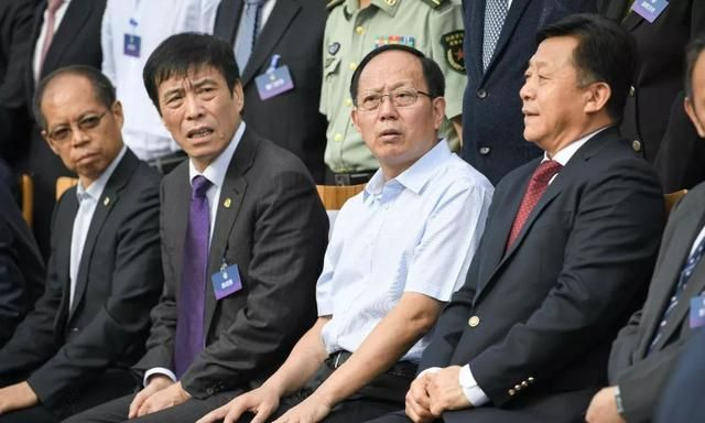 小组赛第一通过千辛万苦晋级 小组赛第一通过千辛万苦晋级