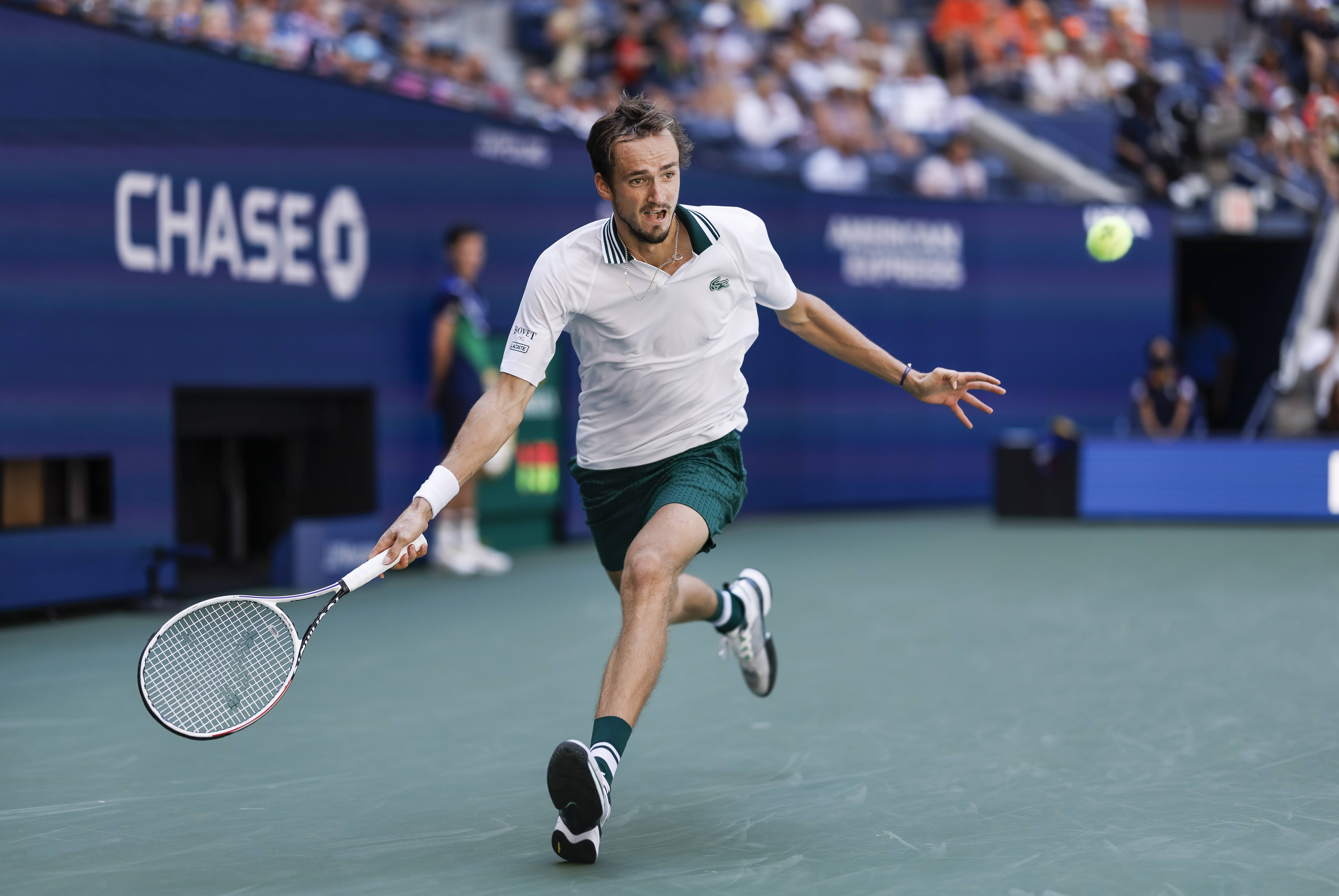 日本网球队横扫欧洲网球队，梅德韦杰夫高光表现的简单介绍