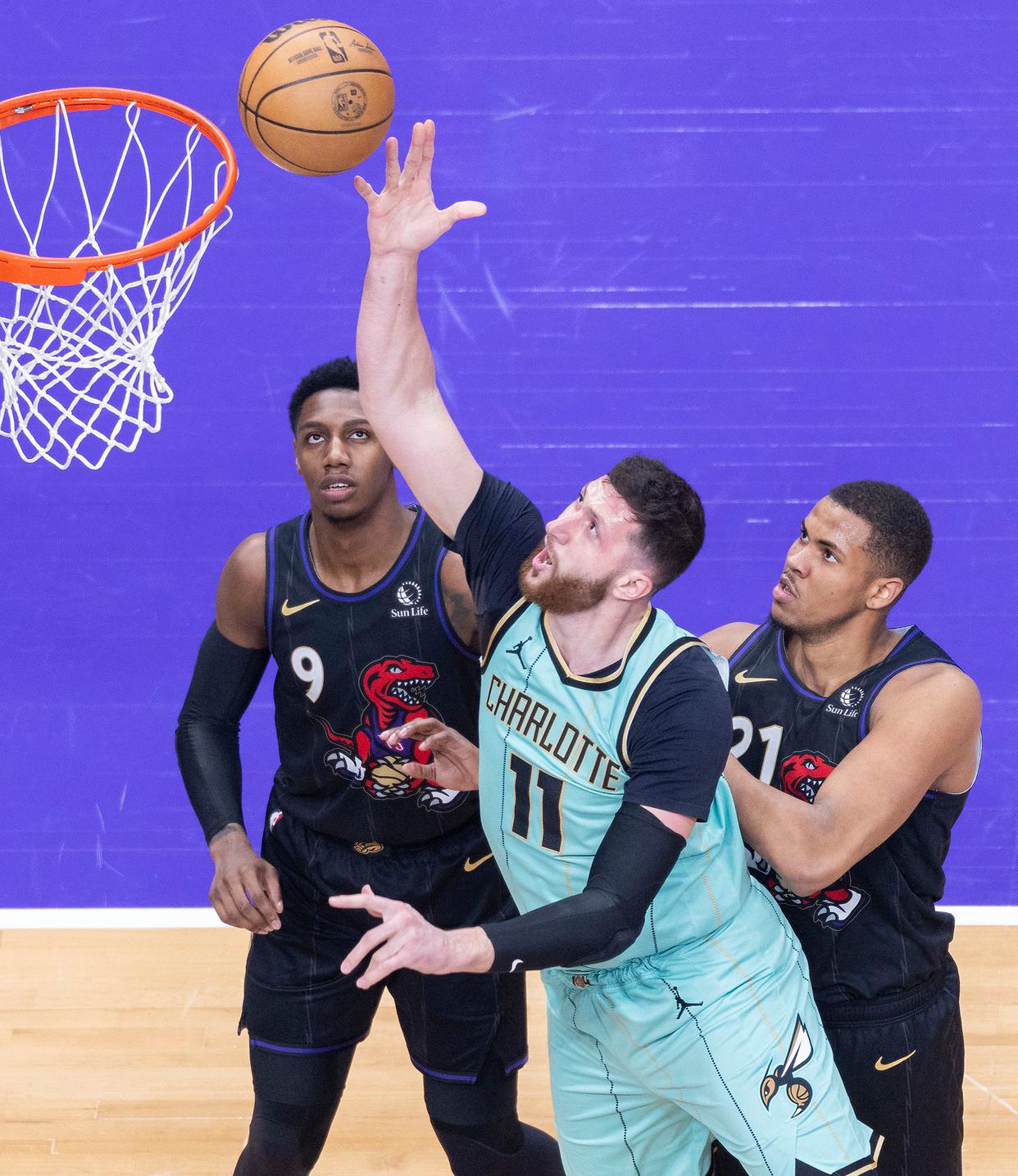 德国男篮完胜黄蜂，杰伦·布朗绝境逆转的简单介绍