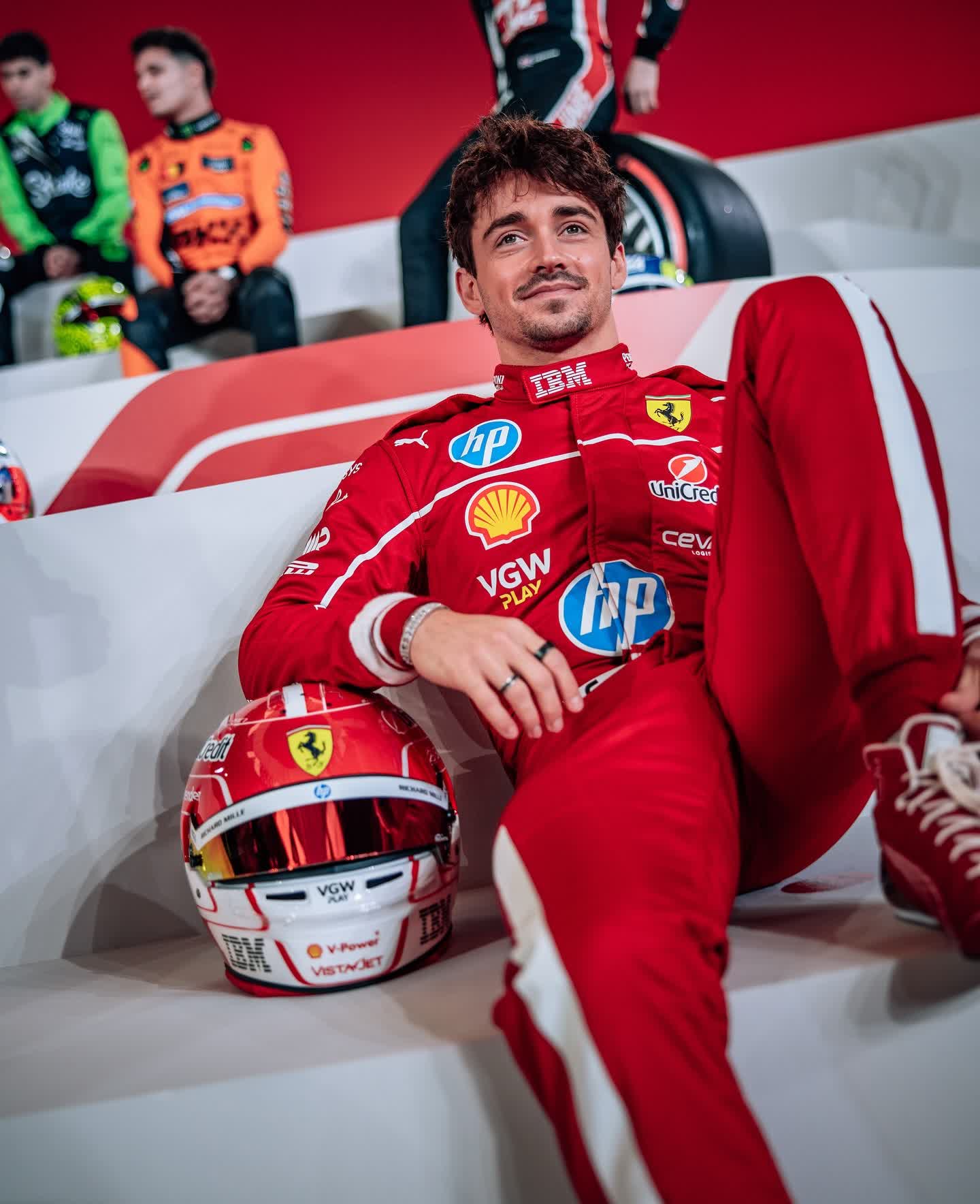 包含雷诺车队完胜法拉利,塞恩斯状态火热的词条 包含雷诺车队完胜法拉利,塞恩斯状态火热的词条