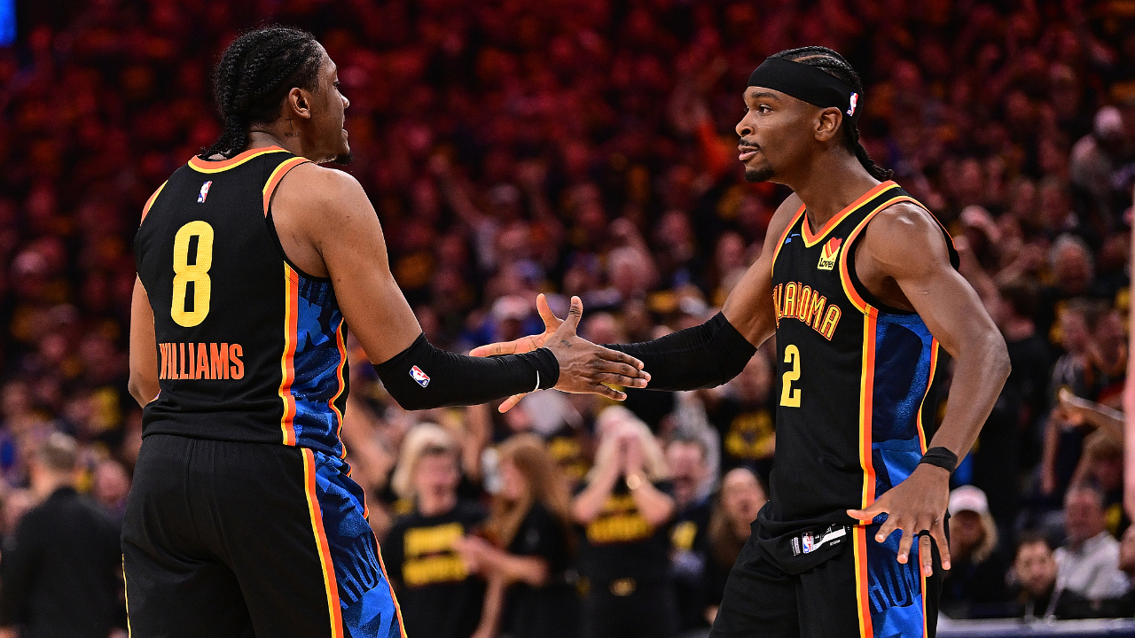 关于篮网险胜尼克斯，西亚卡姆关键制胜的信息