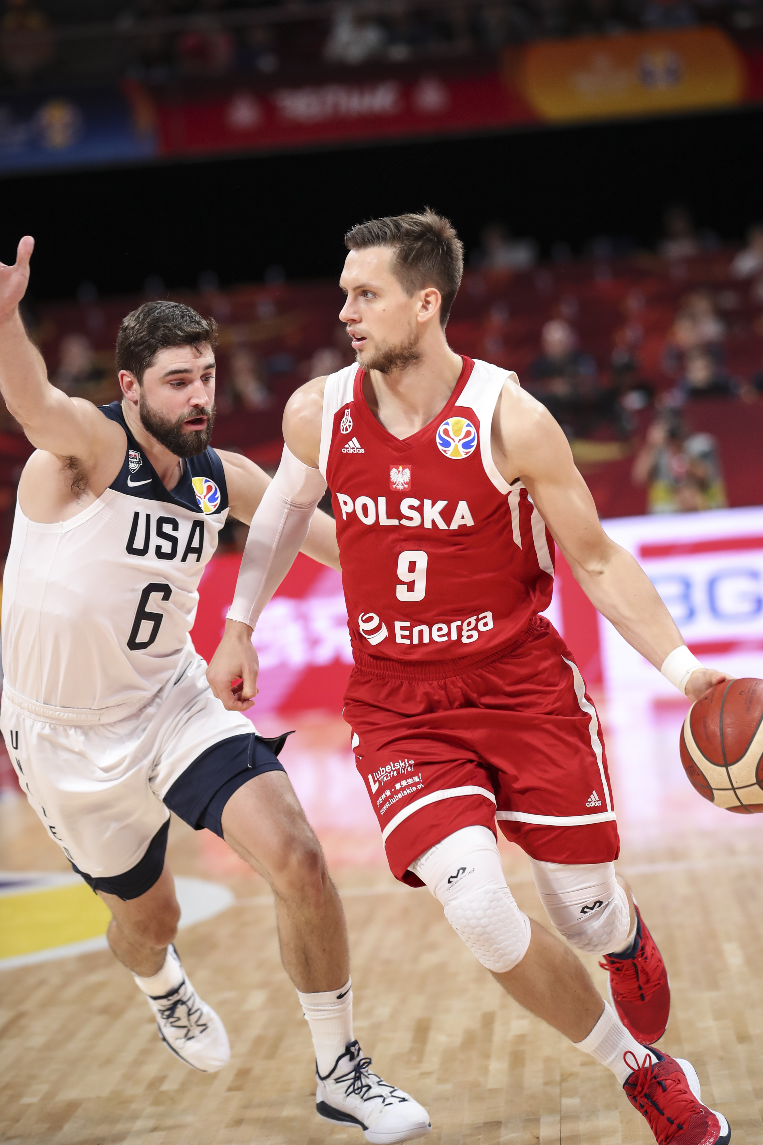 波兰队完胜英格兰队,王皓扛起全队 波兰队完胜英格兰队,王皓扛起全队