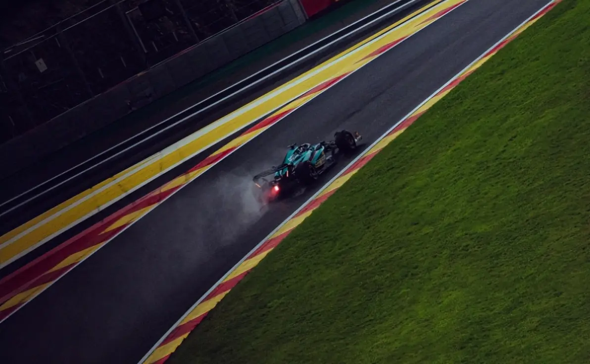 阿斯顿马丁碾压法拉利，佩雷兹刷新纪录